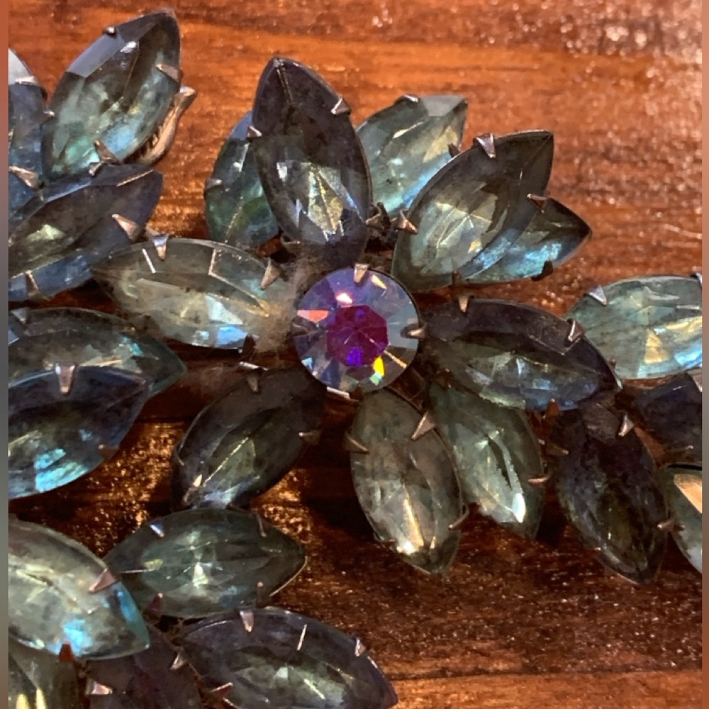 Antique Rhinestone Brooch - Picture 4 of 16